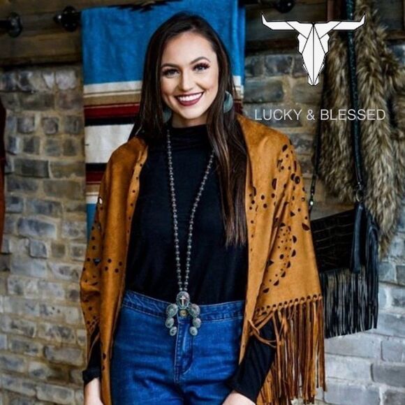 ❤️BRAND NEW Lucky & Blessed Distressed Fringe Poncho - Picture 4 of 5